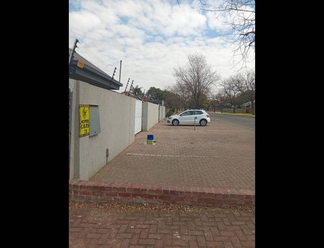 BUSINESS PROPERTY TO RENT IN NORTHMEAD